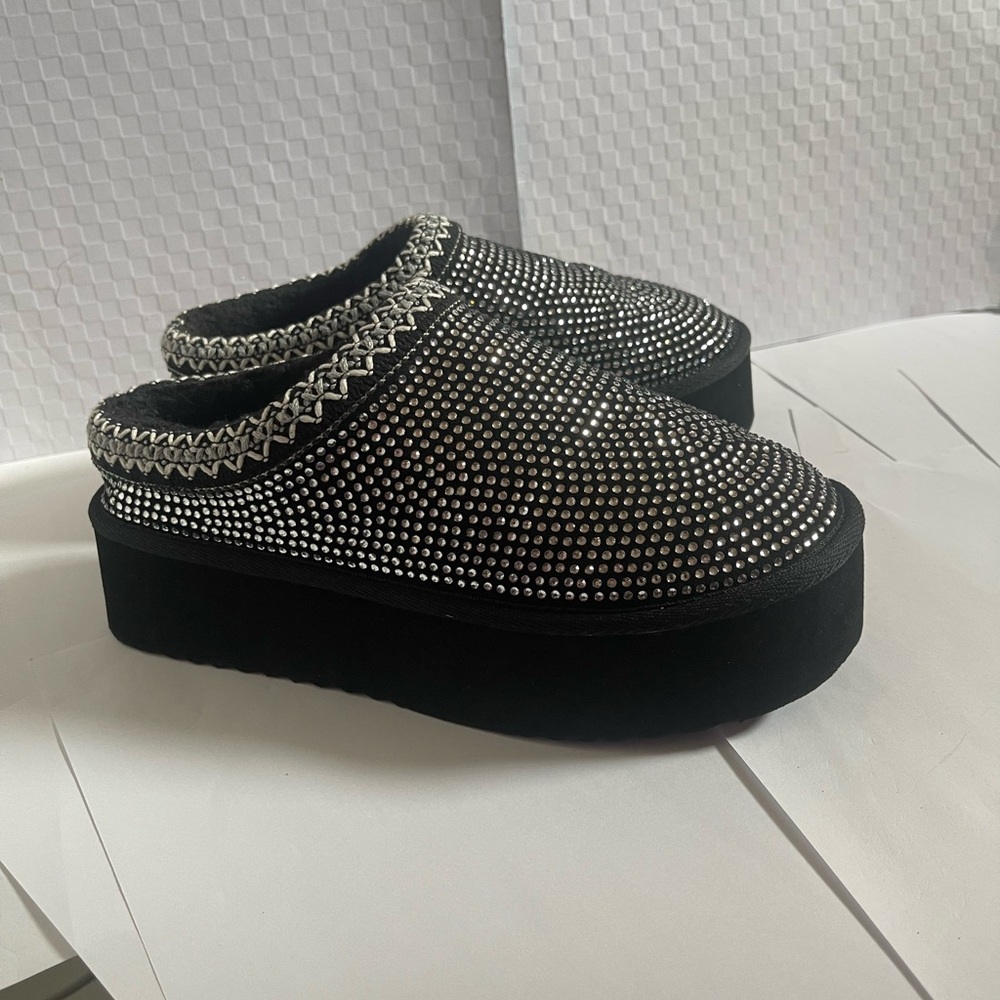 Azalea Wang Women’s Black Desdemona Platform Slide On Shoes Rhinestone Bling